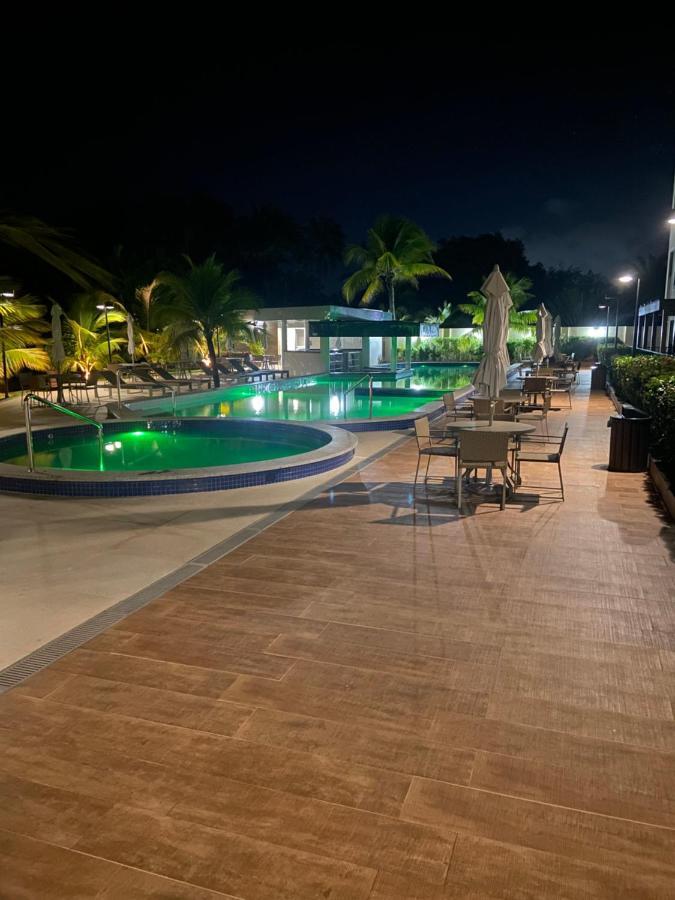 Flat Em Guarajuba Com Excelente Estrutura Appartement Buitenkant foto